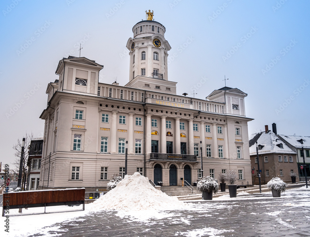 Rathaus von Zeulenroda-Triebes im Winter