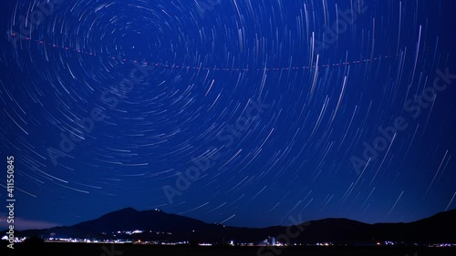 筑波山真上北極星夜景星空タイムラプス航跡バージョン