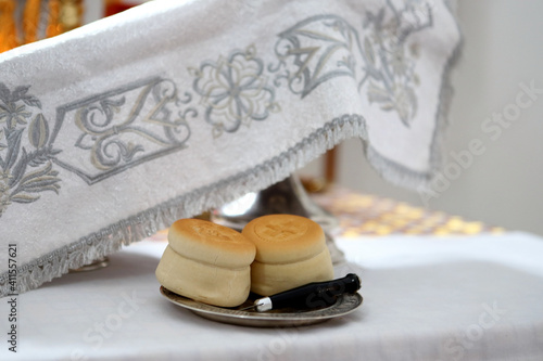 On the altar of the Orthodox Church is laid the liturgical liturgical bread 