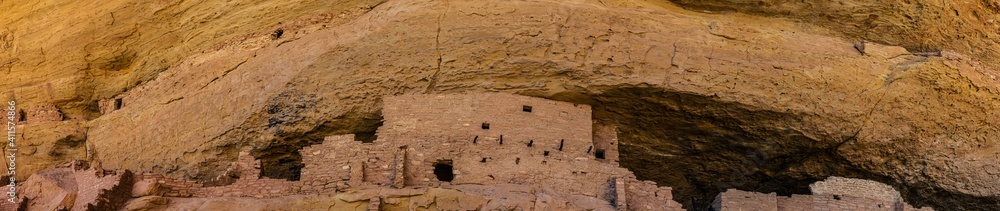 Panorama shot of ruins of old historic clay town in mesa verde national park in america at sunny day