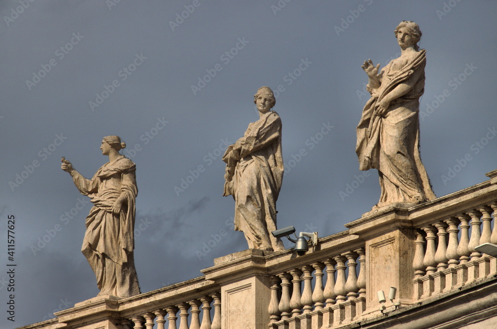 Statues on top of Saint Peter Basilica. Rome, Italy Statues on top of Saint Peter Basilica. Rome, Italy