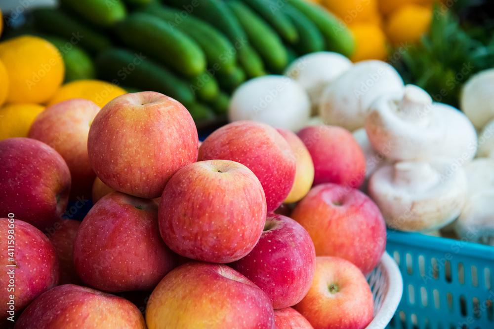 Beautiful ripe apples Beautiful ripe apples