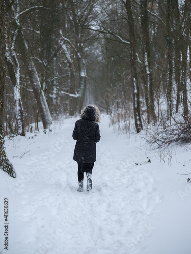 Mädchen im Schnee 