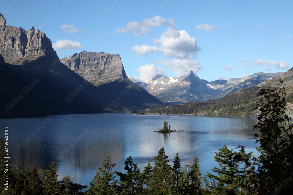 Wild Goose Island Viewpoint, the spot on the Going-to-the-Sun Road where all  beautiful photographs of St. Mary Lake, Goose Island and the surrounding peaks of Glacier National Park have been taken. 