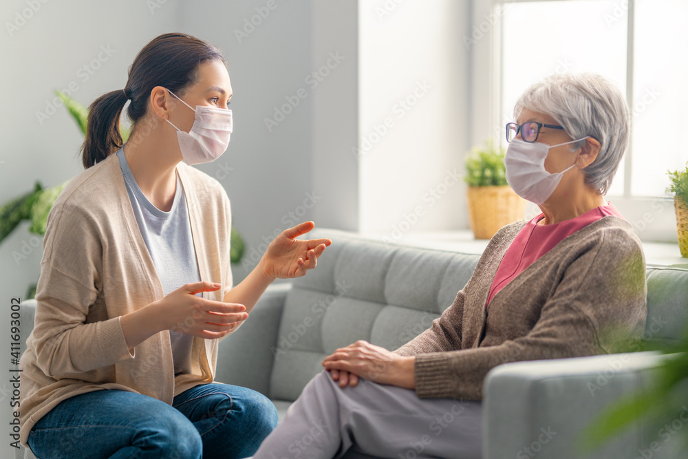 Obraz premium mother and her adult daughter