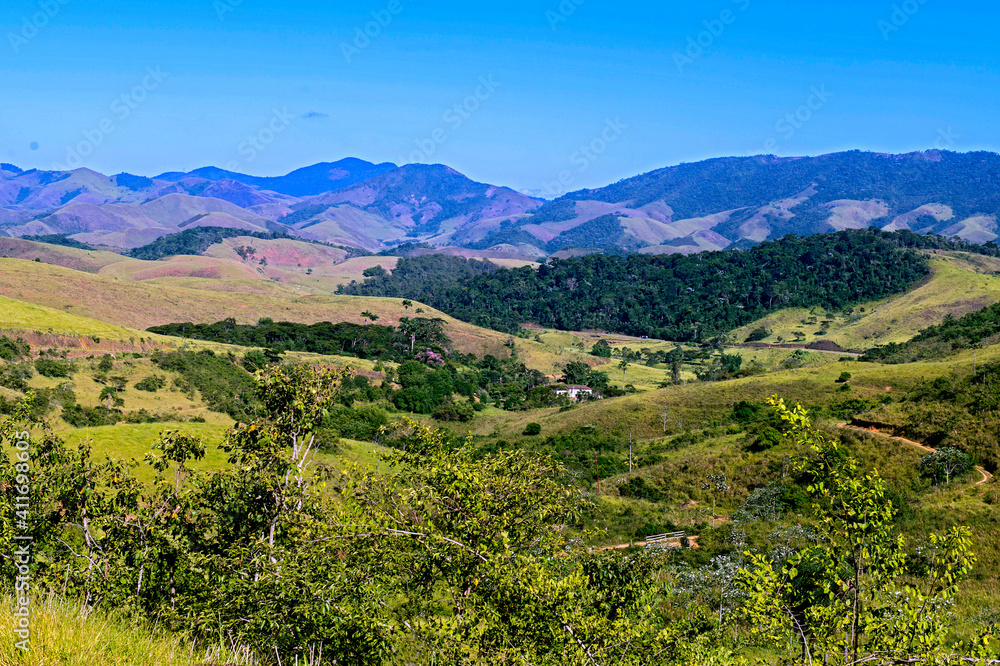 Montanhas da Serra em Conservatoria. Valença. Rio de Janeiro Montanhas da Serra em Conservatoria. Valença. Rio de Janeiro