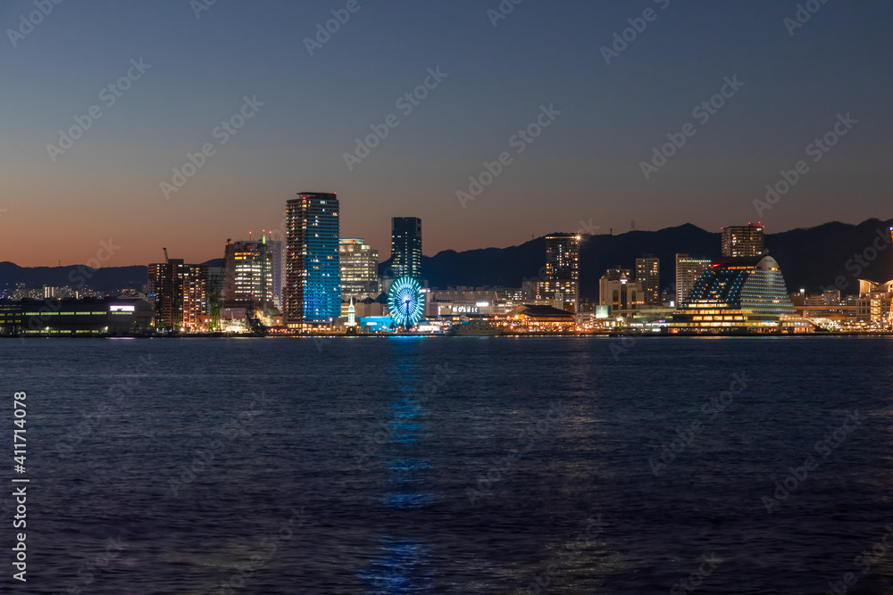Fototapeta premium 神戸ハーバーランドの夜景 2021年1月撮影
