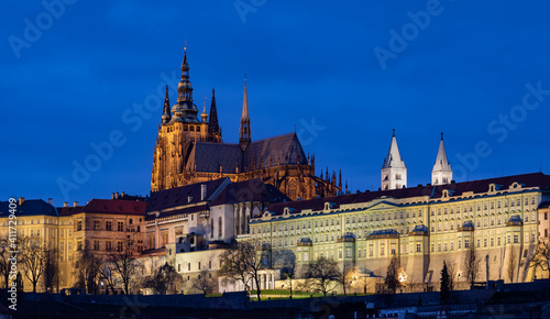 night view of Prague's Prague castle and cathedral.