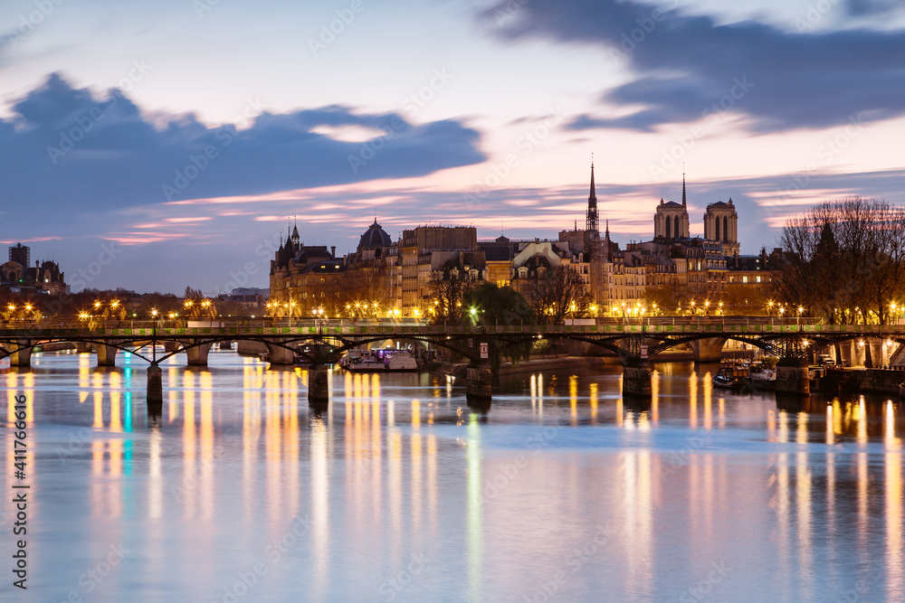 River Seine and Ile de la Cite at sunset, Paris, France River Seine and Ile de la Cite at sunset, Paris, France