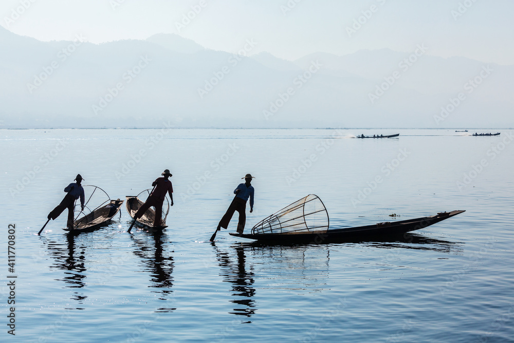 Naklejka premium Burmese fisherman at Inle lake, Myanmar