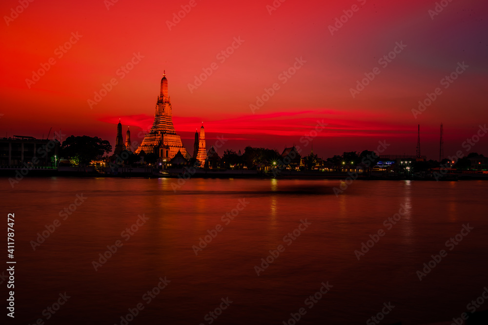 Wat Arun in twilight, It is spectacular,This is an important landmark and a famous tourist destination at bangkok in thailand.