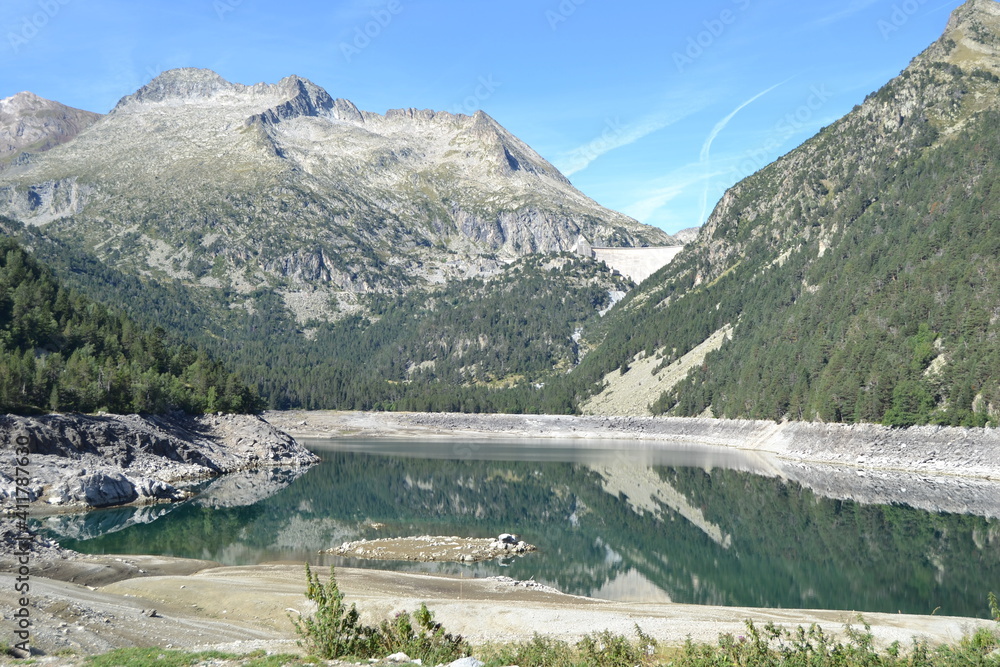 Lago d´Oredon,Reserva natural de Néouvielle, Aragnouet en los Altos Pirineos,Francia.