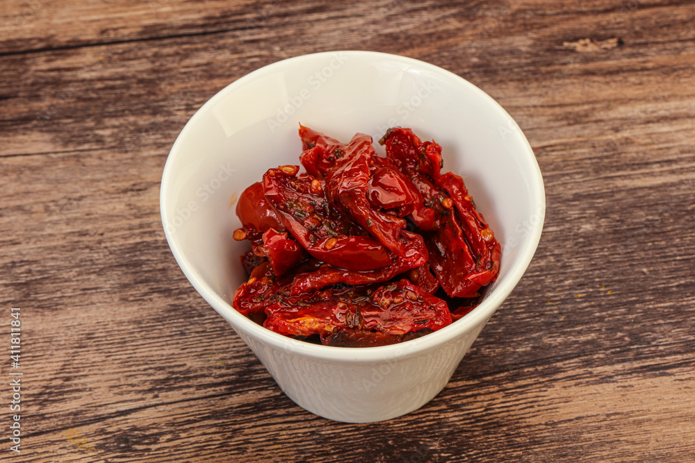 Dried tomato with olive oil