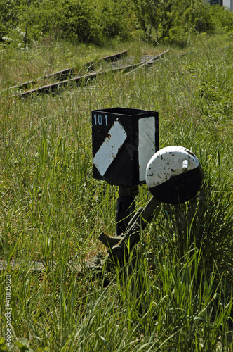 Schienenstrang einer nicht mehr genutzten Bahnstrecke photo