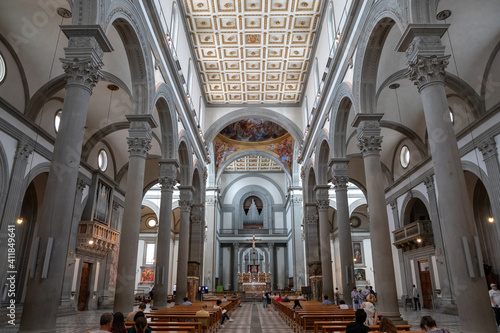 Canvas-taulu Panoramic view of interior of Basilica di San Lorenzo (Basilica of St Lawrence)