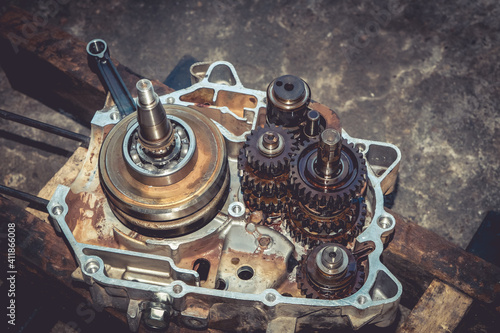 Maintenance, repair of the motorcycle engine gear system