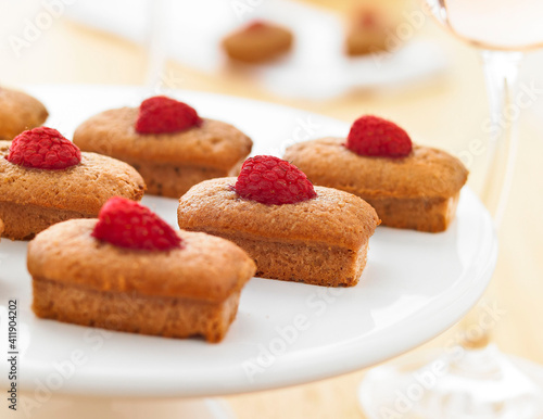 Petite financier framboise