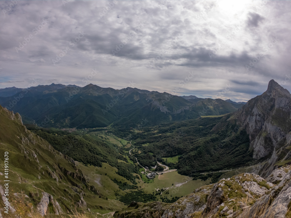The Majestic mountains of the Eastern Massif of the Picos de Europa. Eagle flying over Pena Remona. The Eastern Massif, or Andará, between the Duje and Hermida gorges. The Majestic mountains of the Eastern Massif of the Picos de Europa. Eagle flying over Pena Remona. The Eastern Massif, or Andará, between the Duje and Hermida gorges.