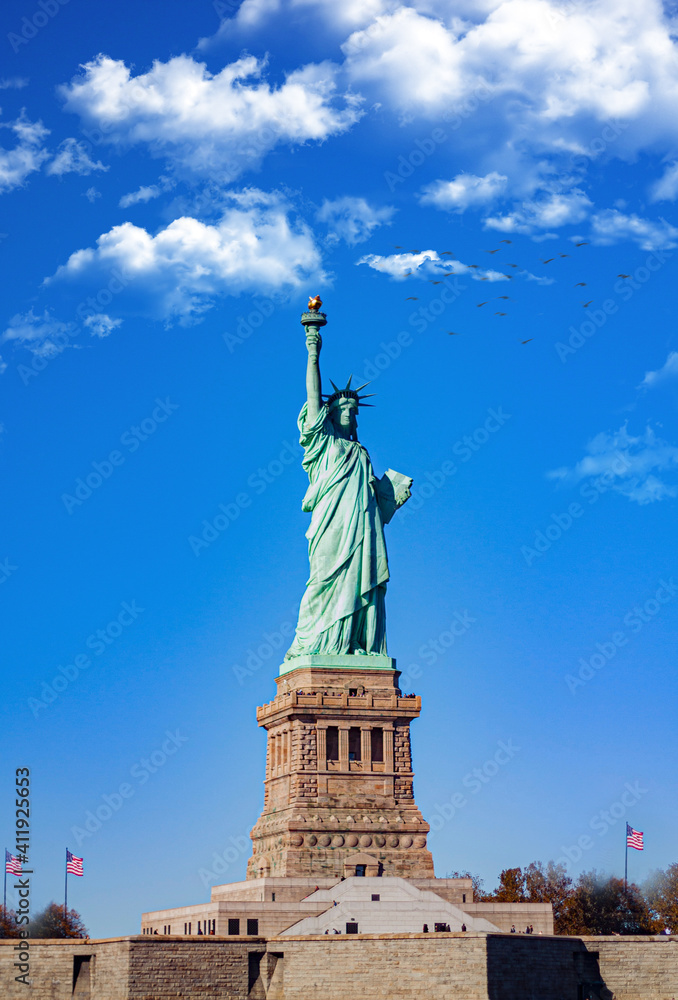 Obraz premium Statue of Liberty in New York - a monument in the port of 