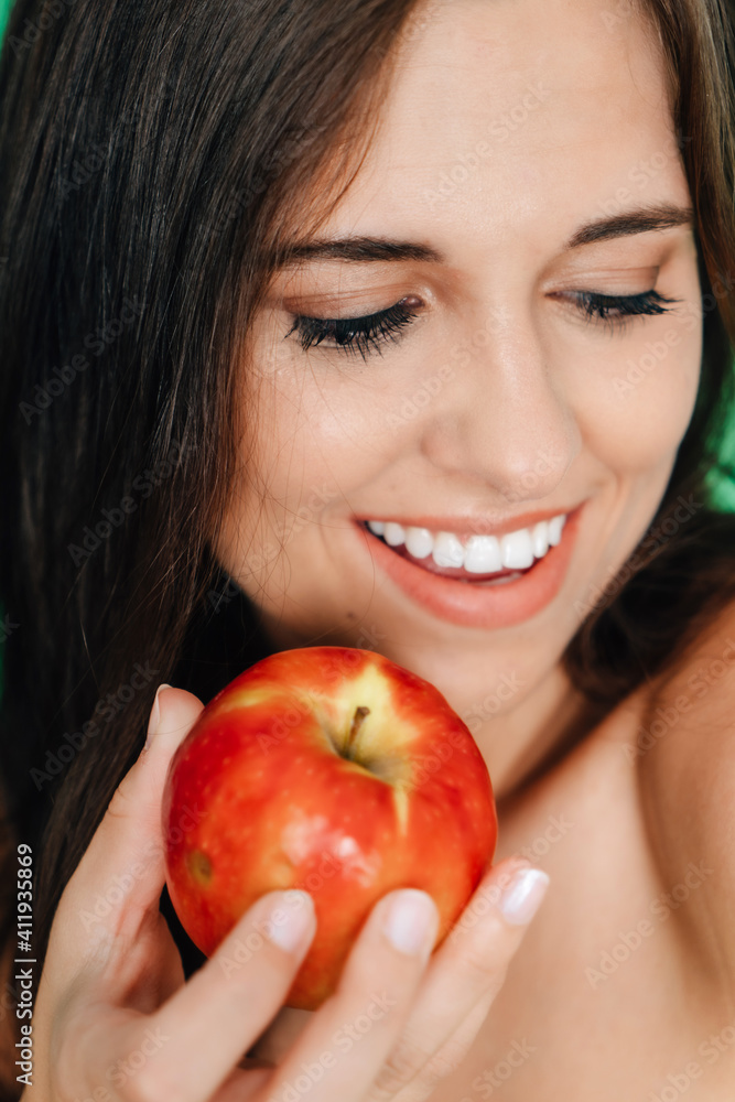 Frau mit Apfel woman with apple healty gesund vitamin c fruits obst freundlich friendly Frau mit Apfel woman with apple healty gesund vitamin c fruits obst freundlich friendly