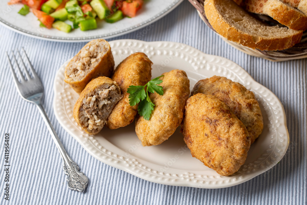 Turkish style meatballs ( Turkish name; Kadin Budu Köfte ) Turkish style meatballs ( Turkish name; Kadin Budu Köfte )