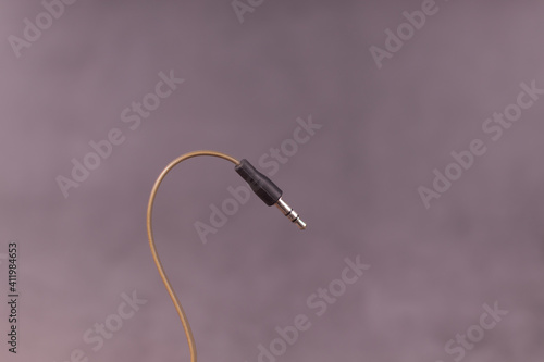 3.5 curved minijack, black, with brown wire, single-channel