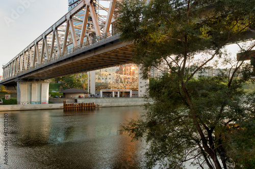 Obraz na płótnie Moscow, Russia - September 12, 2019: bridges over the Moscow river and urban architecture w salonie