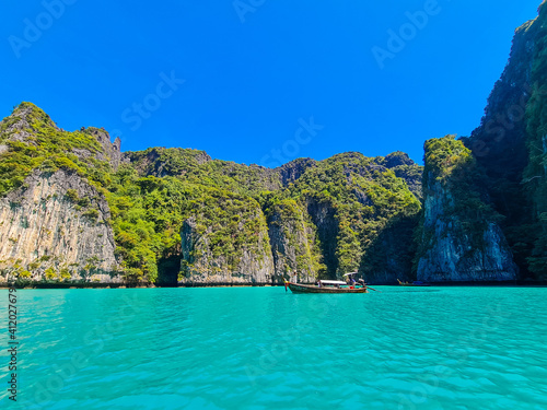 beautiful view of Phi Phi island © Sunanta