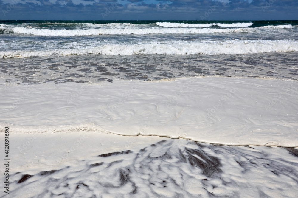 Sea Foam: is an emulsion that is formed by the agitation of waves, air and organic compounds dissolved in the sea that act as surfactants. Sea Foam: is an emulsion that is formed by the agitation of waves, air and organic compounds dissolved in the sea that act as surfactants.