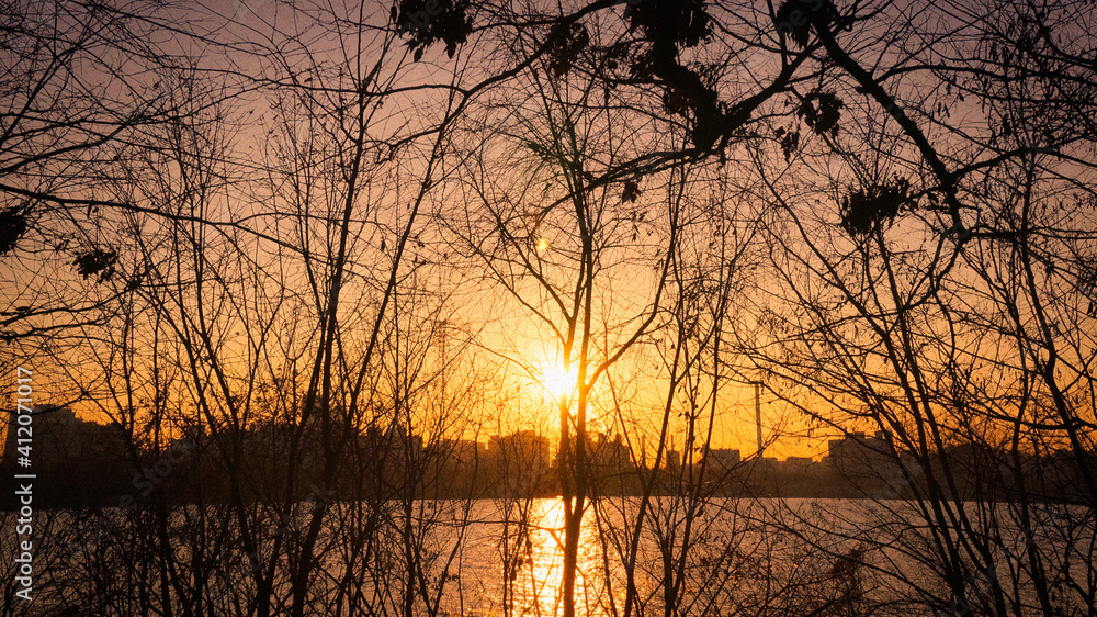 Naklejka premium sunset view along Han river