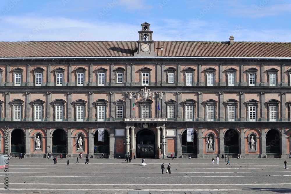 Napoli - Facciata di Palazzo Reale in Piazza del Plebiscito