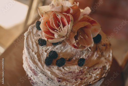 cake as a cake for a celebration in a beautiful boho arrangement.