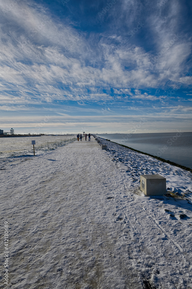 Winterlicher Spaziergang am Strand von Norddeich