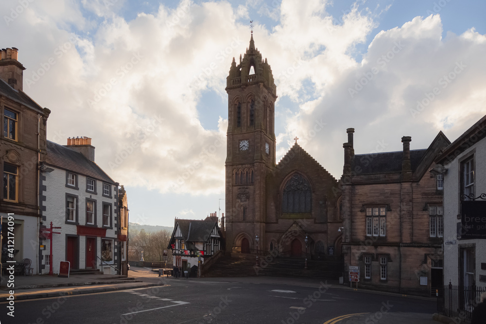 Peebles Old Parish Church on the high street in the old town village of Peebles, Scottish Borders, Scotland. 