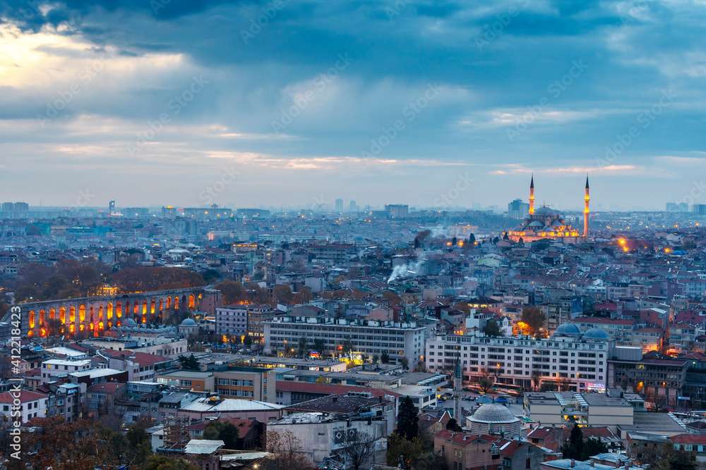 Fototapeta premium Fatih Mosque night view from Suleymaniye Mosque in Istanbul