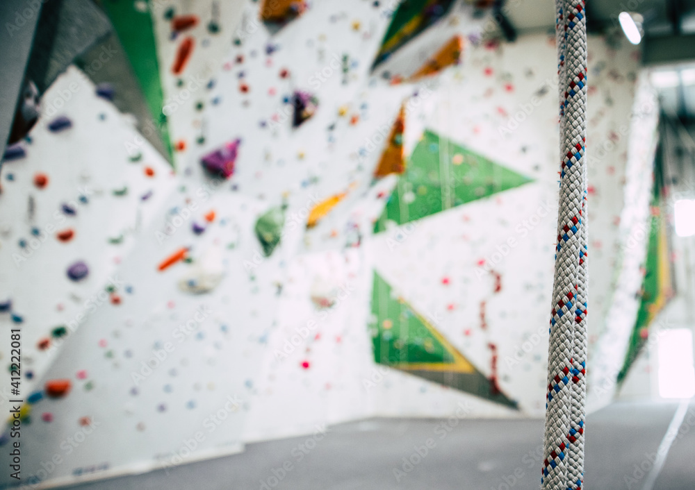Obraz premium Climbing walls with ropes and holds