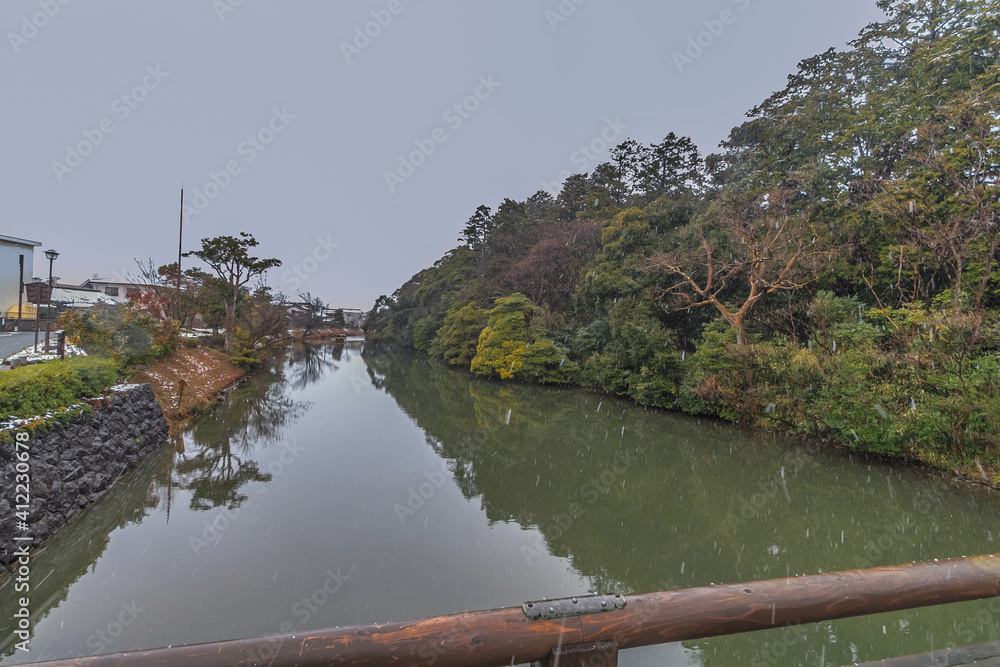 冬の松江城の風景
