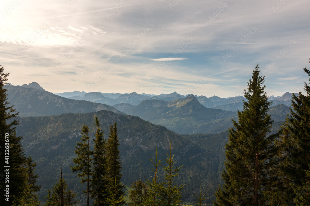 Panorama vom Gipfel Edelsberg auf die Allgäuer Alpen Bergwelt