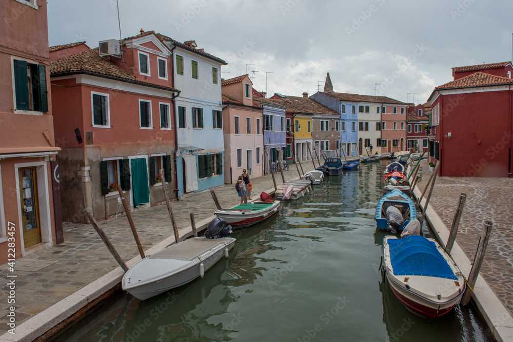 Obraz premium discovery of the city of Venice, Burano and its small canals and romantic alleys