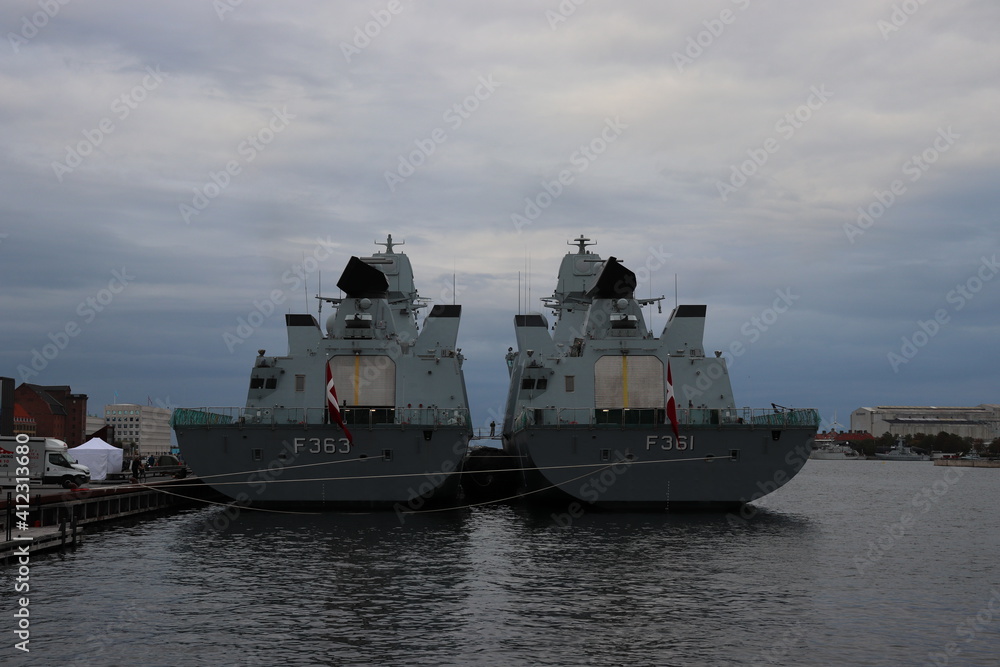 Obraz premium ship in the port