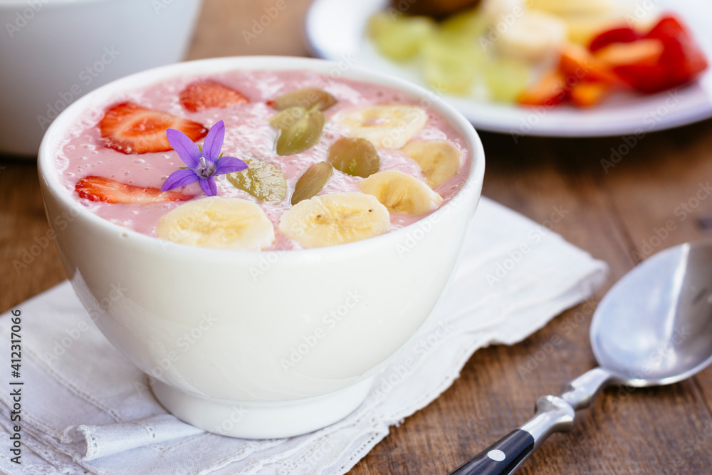 Strawberry Banana Smoothie Bowl with Fruit Topping Strawberry Banana Smoothie Bowl with Fruit Topping