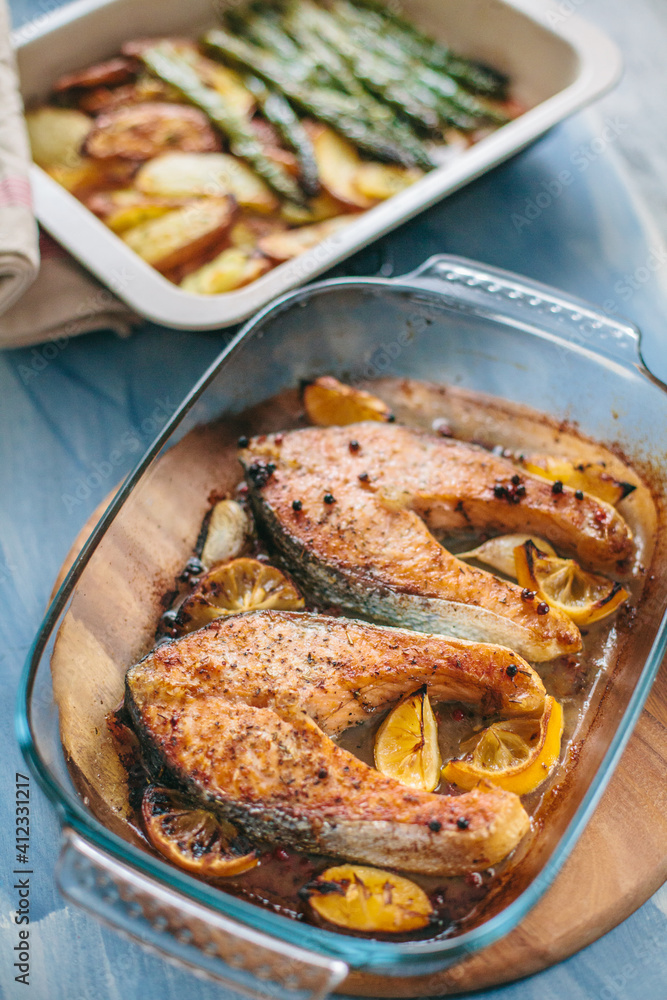Roasted salmon with asparagus and potatoes Roasted salmon with asparagus and potatoes