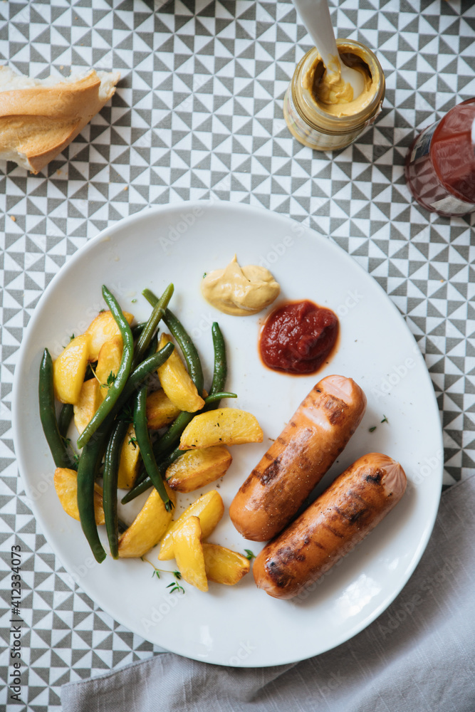 Sausage with potatoes and green beans Sausage with potatoes and green beans