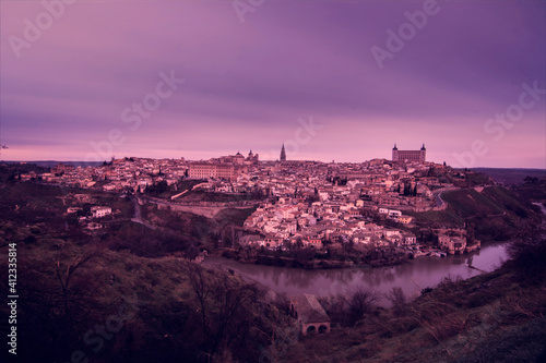 panorámica de Toledo con nuves