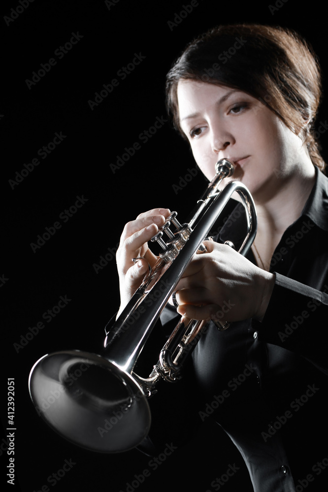 Plaid Joueur de trompette. Femme jouant de la trompette jazz - Nikkel-Art.fr