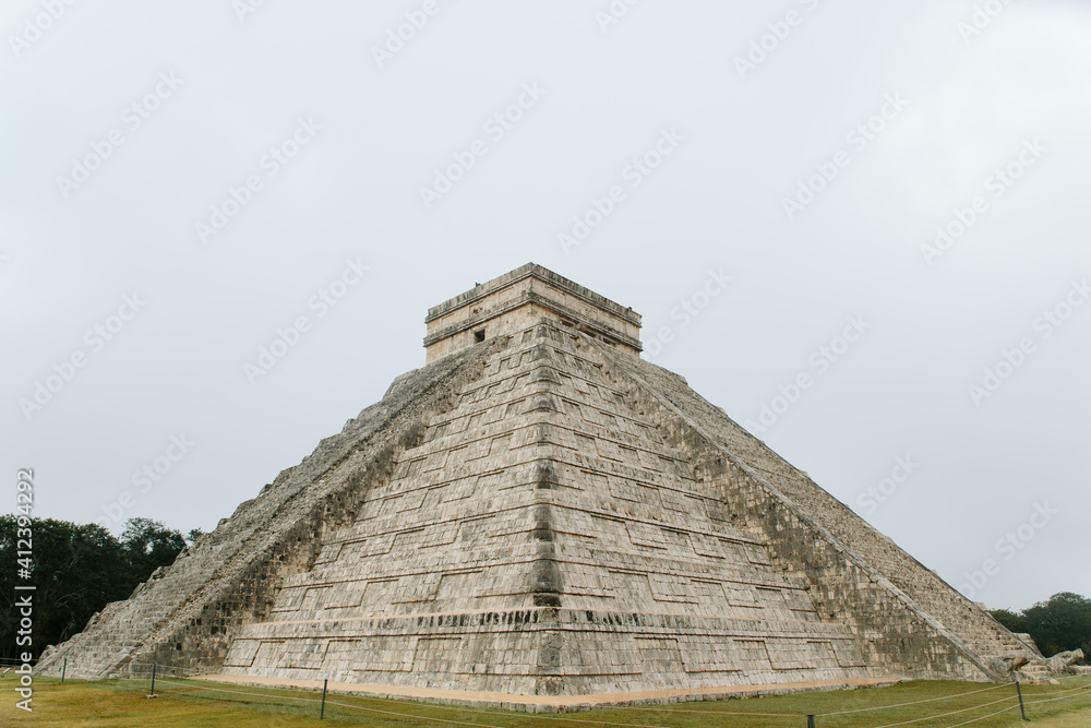 Mayan Pyramid at Chichen Itza Mayan Pyramid at Chichen Itza