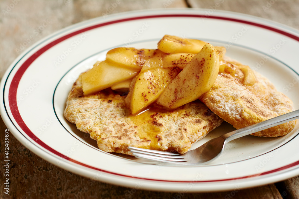 Spiced pumpkin flatbread with sauteed apples Spiced pumpkin flatbread with sauteed apples
