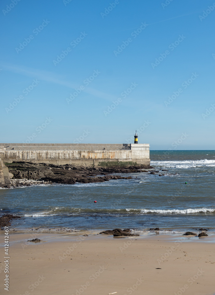 Wall port with lighthouse