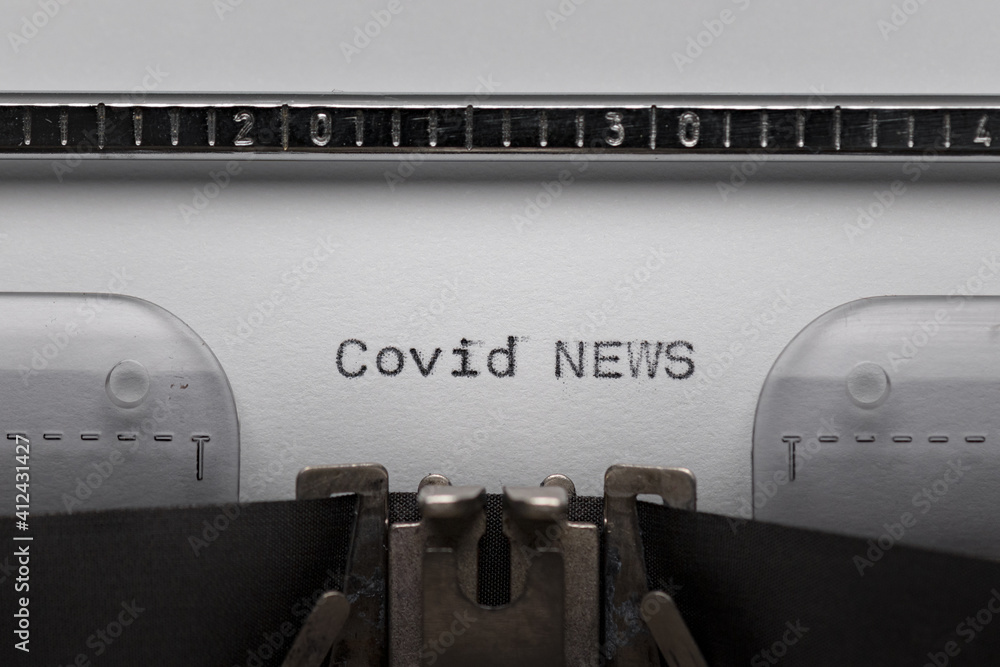 Typing text COVID NEWS on vintage manual typewriter. Close up of writes  word on white paper. Shot in macro. Concept of Coronavirus. foto de Stock |  Adobe Stock