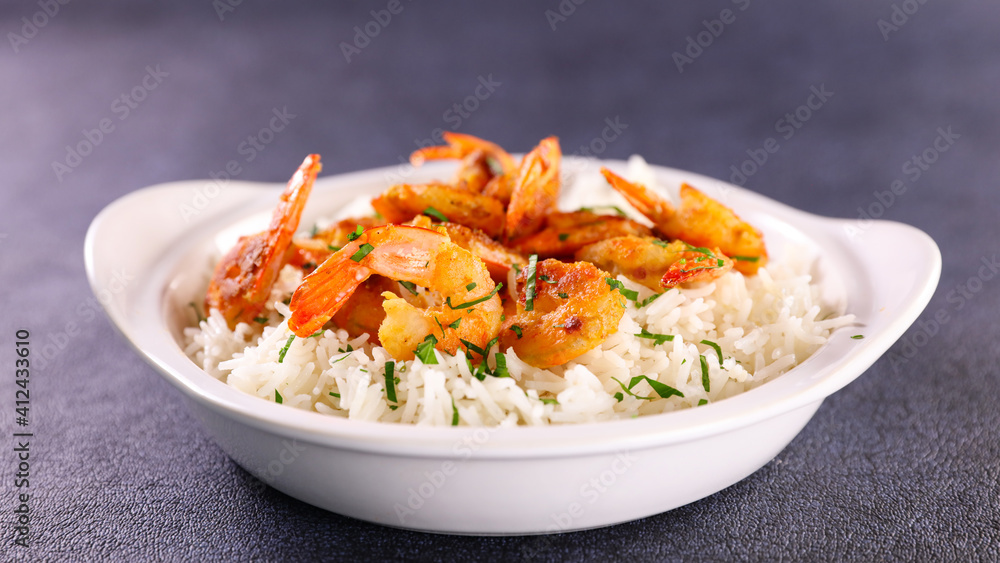 fried shrimp with rice and herbs fried shrimp with rice and herbs